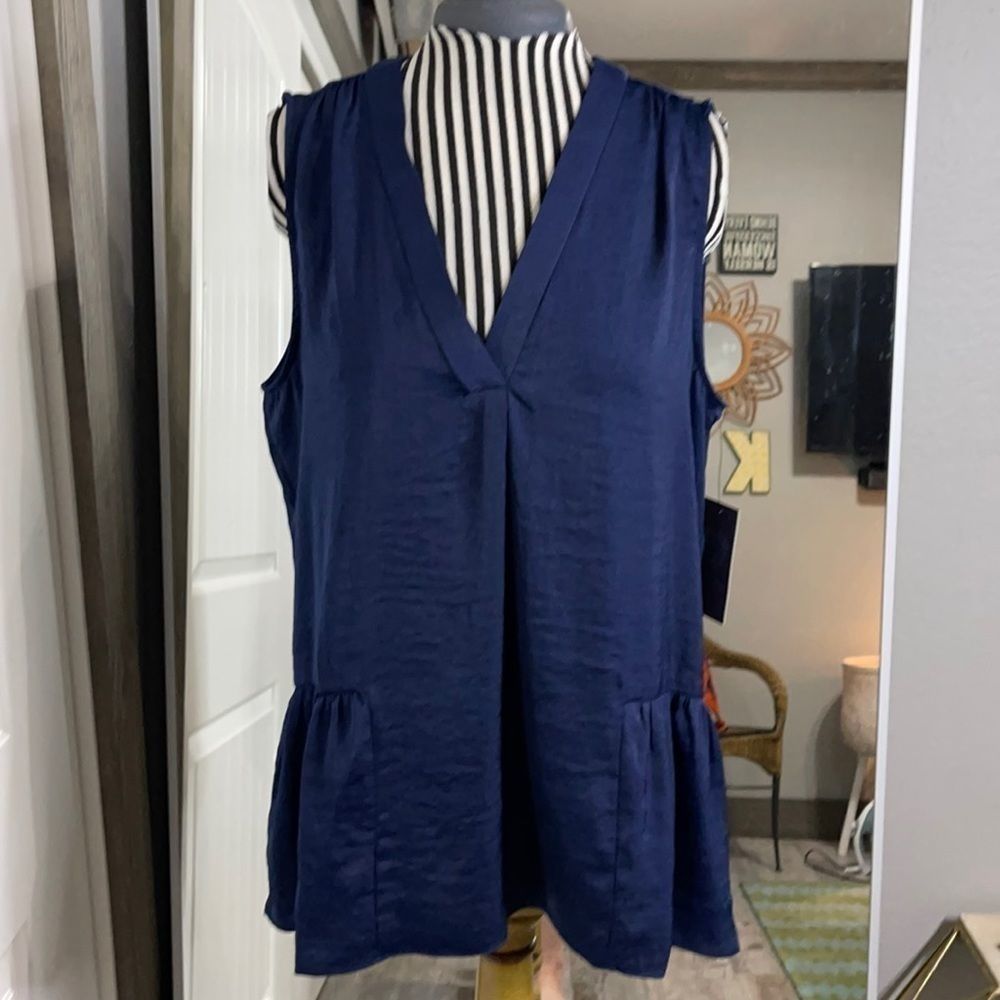NWT Vince Camuto shirt Small